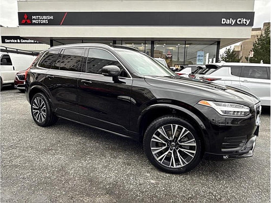 2022 Volvo XC90 T6 Momentum Sport Utility 4D