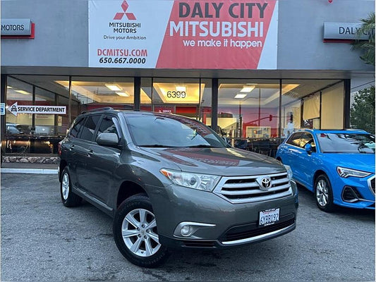 2013 Toyota Highlander Plus Sport Utility 4D