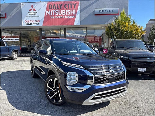 2024 Mitsubishi Outlander SE Sport Utility 4D