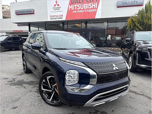 2024 Mitsubishi Outlander SE Sport Utility 4D