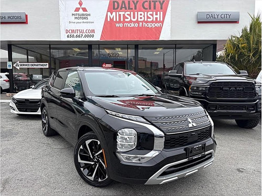 2024 Mitsubishi Outlander SE Sport Utility 4D