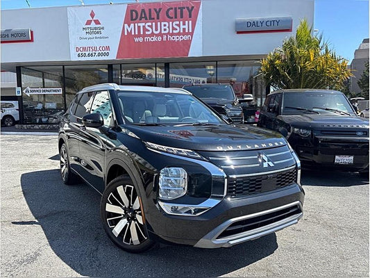 2025 Mitsubishi Outlander Platinum Edition Sport Utility 4D
