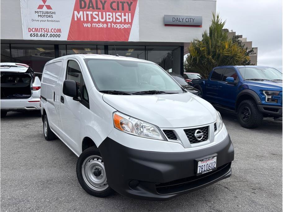 2019 Nissan NV200 S Van 4D